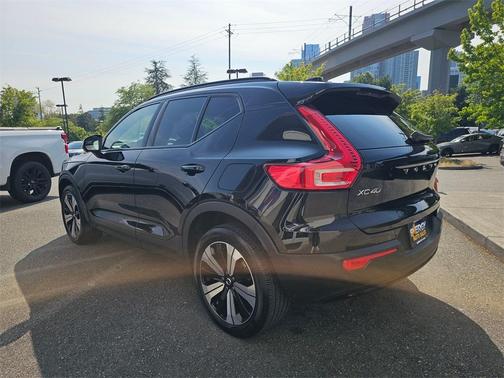 2023 Volvo XC40 Recharge Pure Electric Twin Plus