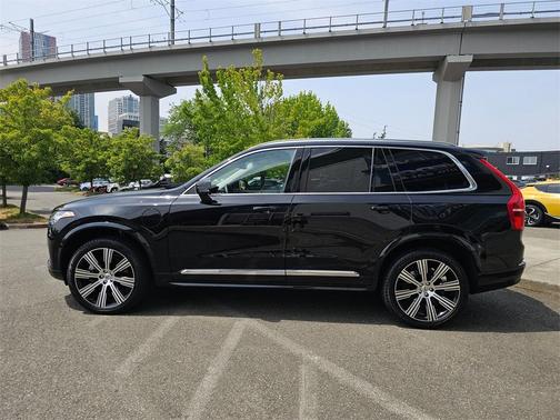 2024 Volvo XC90 Recharge Plug-In Hybrid T8 Ultimate Bright Theme 7-Seater