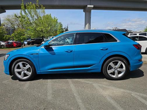 2019 Audi e-tron Premium Plus