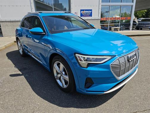 2019 Audi e-tron Premium Plus