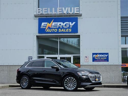 2019 Audi e-tron Prestige