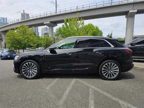 2019 Audi e-tron Prestige