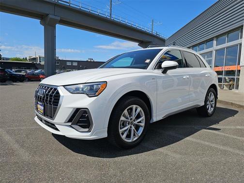 2022 Audi Q3 45 S line Premium
