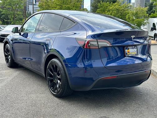 2024 Tesla Model Y Long Range