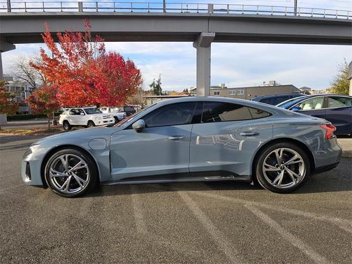 2023 Audi e-tron GT Premium Plus