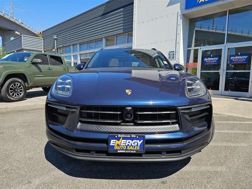 2023 Porsche Macan Base