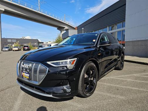 2019 Audi e-tron Premium Plus