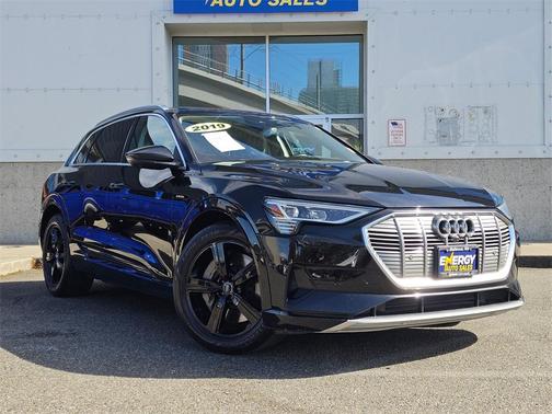 2019 Audi e-tron Premium Plus