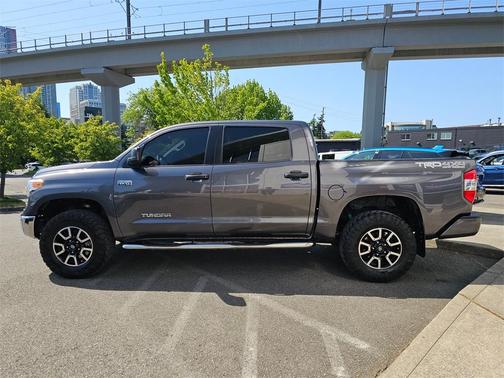 2017 Toyota Tundra SR5