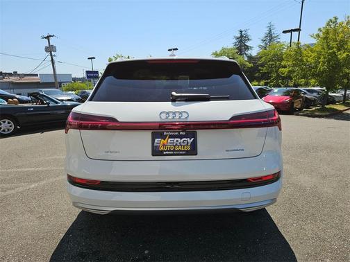 2023 Audi e-tron Premium Plus