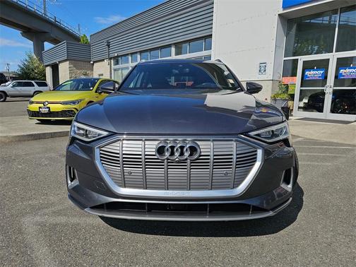 2019 Audi e-tron Prestige