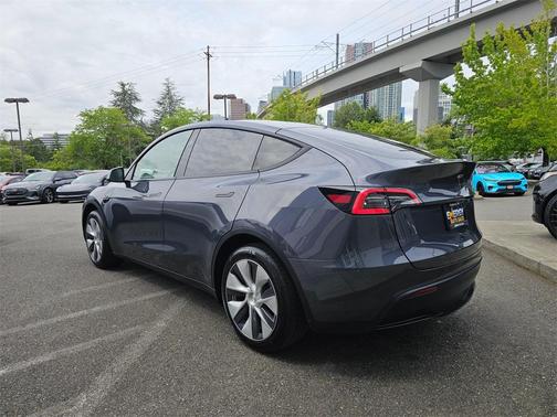 2023 Tesla Model Y Base