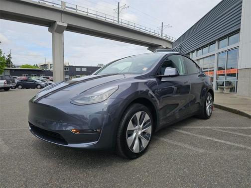2023 Tesla Model Y Base