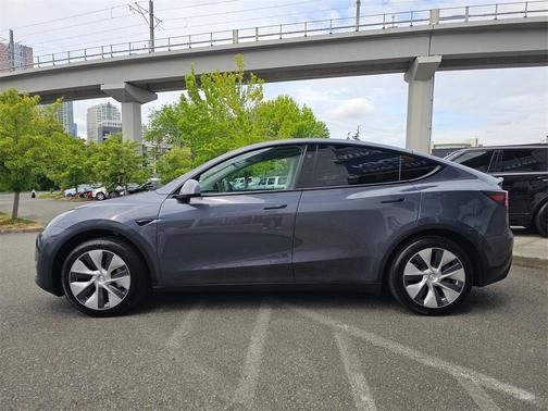 2023 Tesla Model Y Base