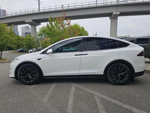 2022 Tesla Model X Base