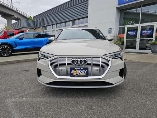 2019 Audi e-tron Premium Plus