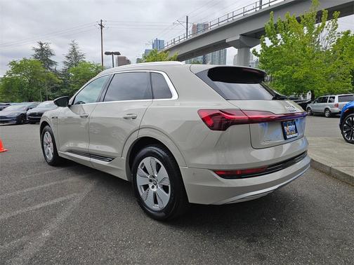 2019 Audi e-tron Premium Plus