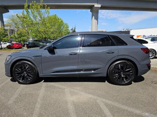2024 Audi Q8 e-tron Premium