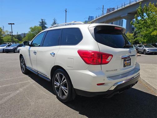 2018 Nissan Pathfinder Platinum