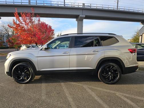 2022 Volkswagen Atlas 3.6L SE w/Technology