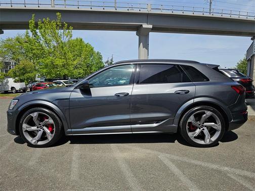 2024 Audi SQ8 e-tron Premium Plus