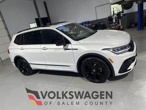 2023 Volkswagen Tiguan 2.0T SE R-Line Black