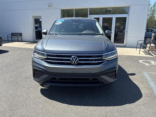 Platinum Gray Metallic 2023 Volkswagen Tiguan 2.0T SE
