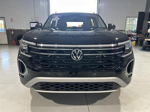 2024 Volkswagen Atlas 2.0T Peak Edition SEL