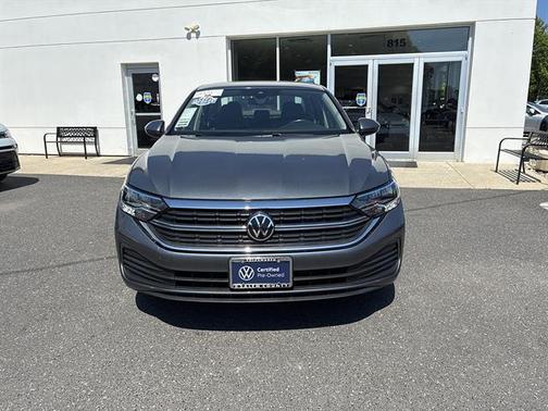 Platinum Gray Metallic 2024 Volkswagen Jetta 1.5T SE