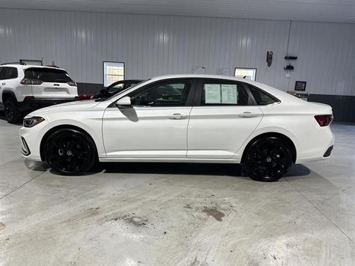 2025 Volkswagen Jetta 1.5T SE