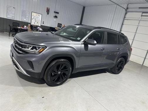 2022 Volkswagen Atlas 2.0T SE w/ Technology