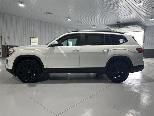 2024 Volkswagen Atlas 2.0T SE