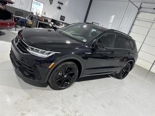 2024 Volkswagen Tiguan 2.0T SE R-Line Black