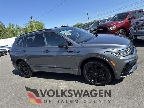 2022 Volkswagen Tiguan 2.0T SE R-Line Black