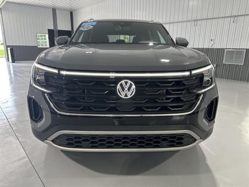 2024 Volkswagen Atlas Cross Sport 2.0T SE w/ Technology