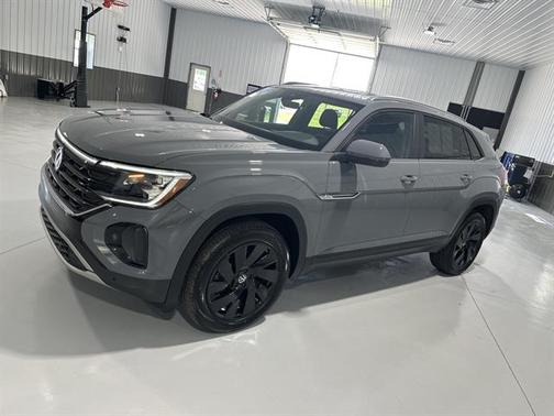 2024 Volkswagen Atlas Cross Sport 2.0T SE w/ Technology