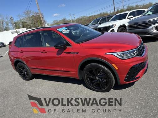 2024 Volkswagen Tiguan 2.0T SE R-Line Black