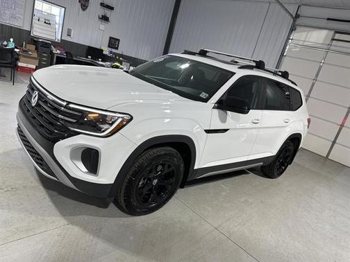 2024 Volkswagen Atlas 2.0T Peak Edition SE w/Technology