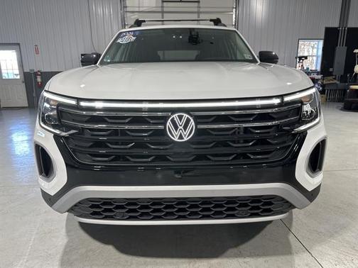 2024 Volkswagen Atlas 2.0T Peak Edition SE w/Technology