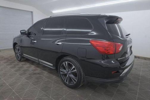 2017 Nissan Pathfinder Platinum