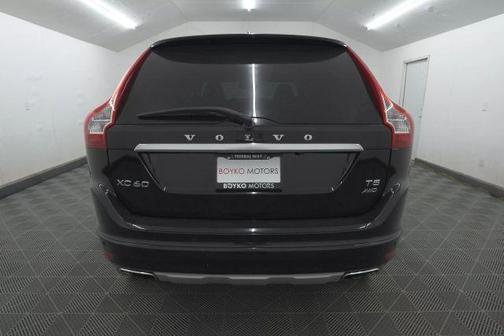 2016 Volvo XC60 T5 Platinum