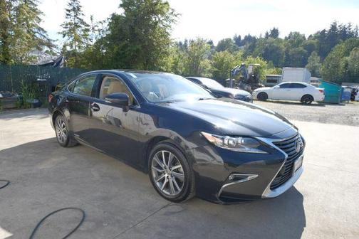 2017 Lexus ES 300h Base