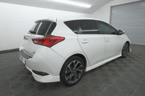 2016 Scion iM Base