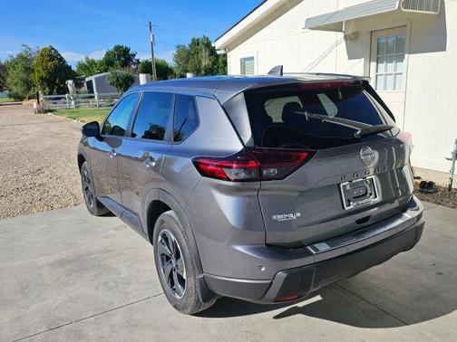 Gun Metallic 2026 Nissan Rogue SV