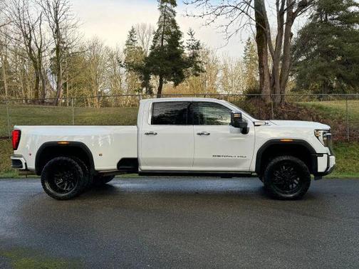 2024 GMC Sierra 3500 Denali