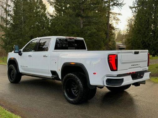 2024 GMC Sierra 3500 Denali