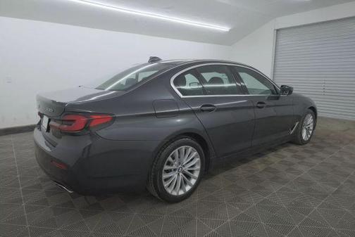 2021 BMW 530 i
