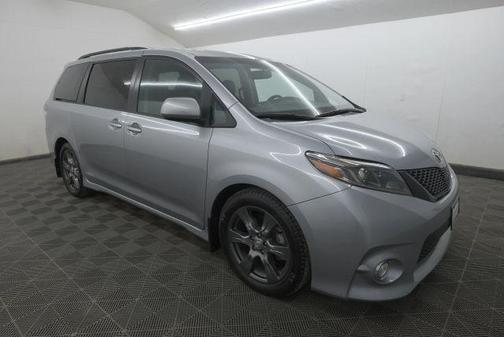 2017 Toyota Sienna SE Premium