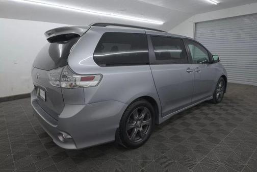 2017 Toyota Sienna SE Premium