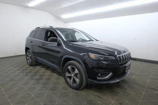 Black 2019 Jeep Cherokee Limited